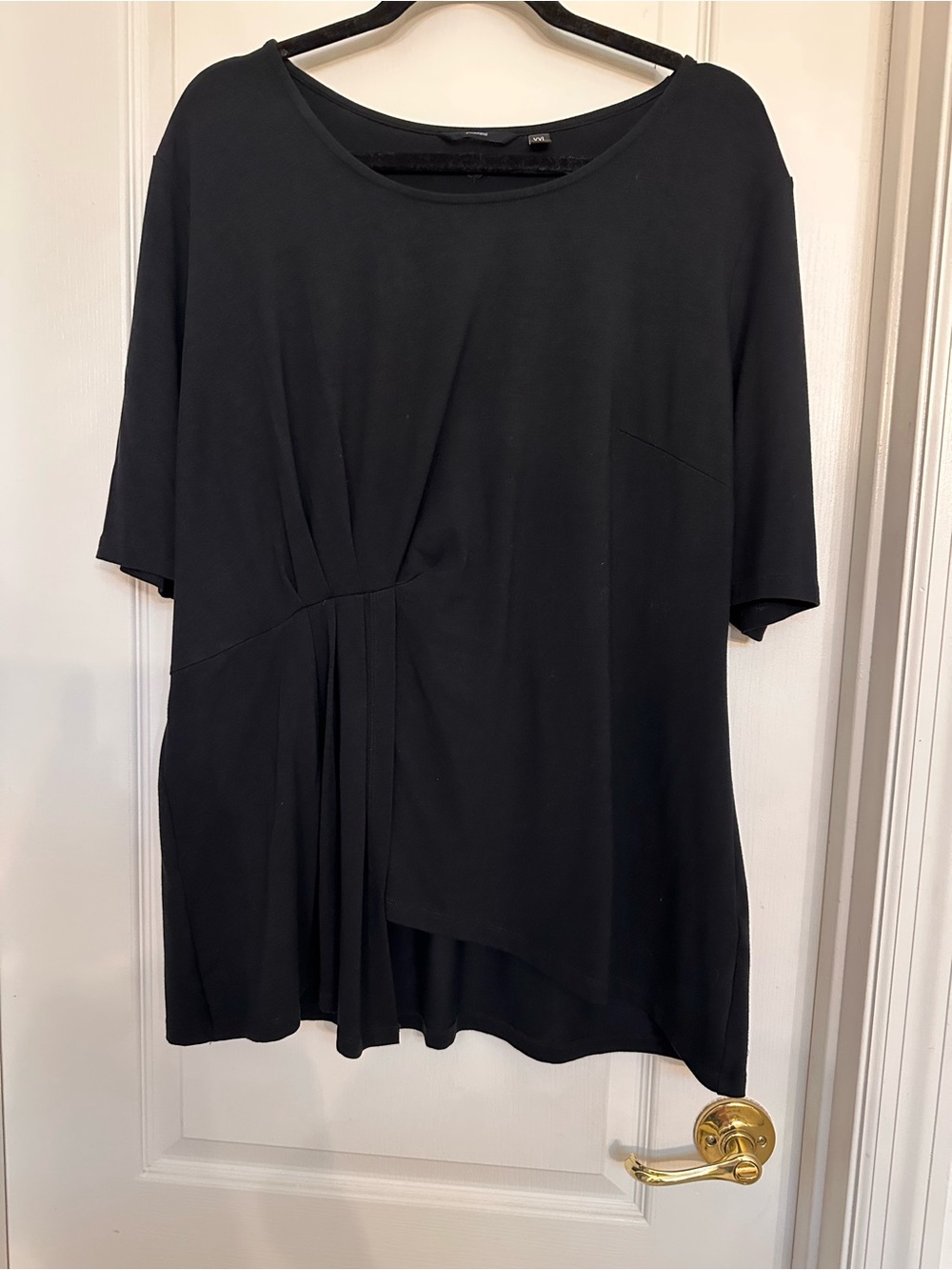 Betabrand Black Short-Sleeve Pleated Accent Top